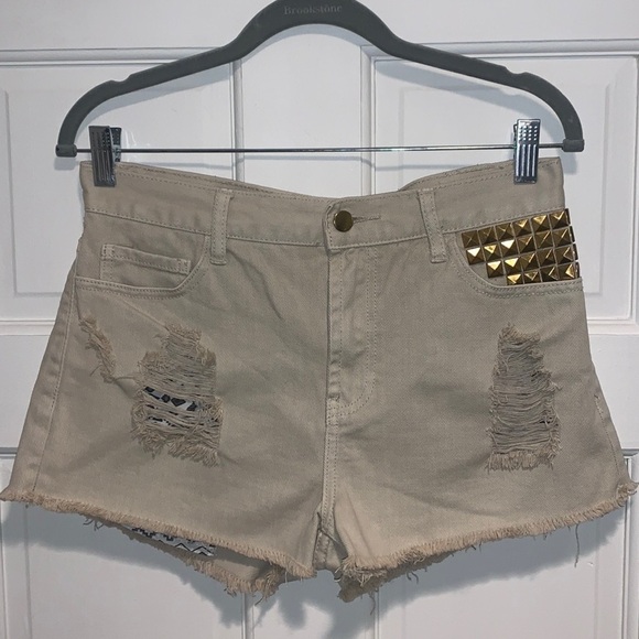 Forever 21 Khaki Studded Distressed Cut Off Denim Shorts Size 28 - Picture 1 of 8